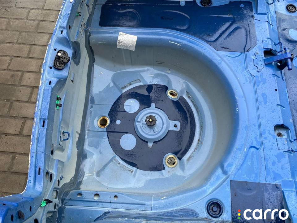 ниша запасного колеса Volkswagen Golf 4 поколение 2000г. - фото №2