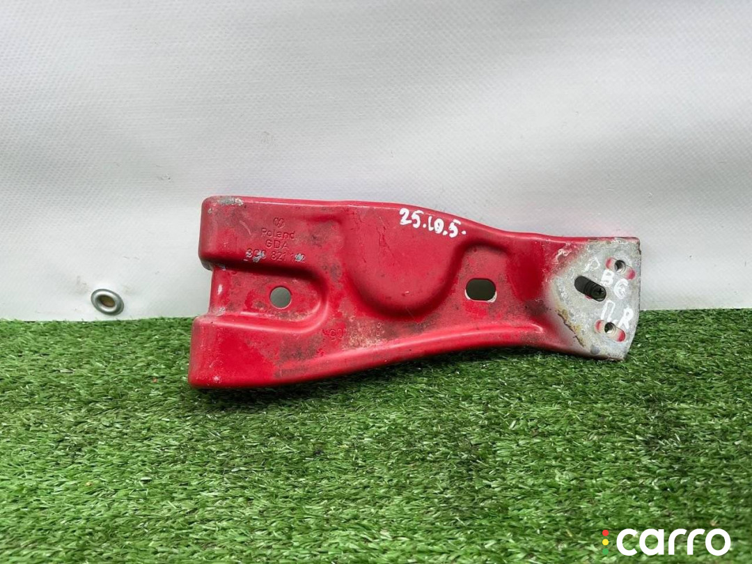 3C0821142 кронштейн крыла Volkswagen Passat B6 2006г. - фото №1