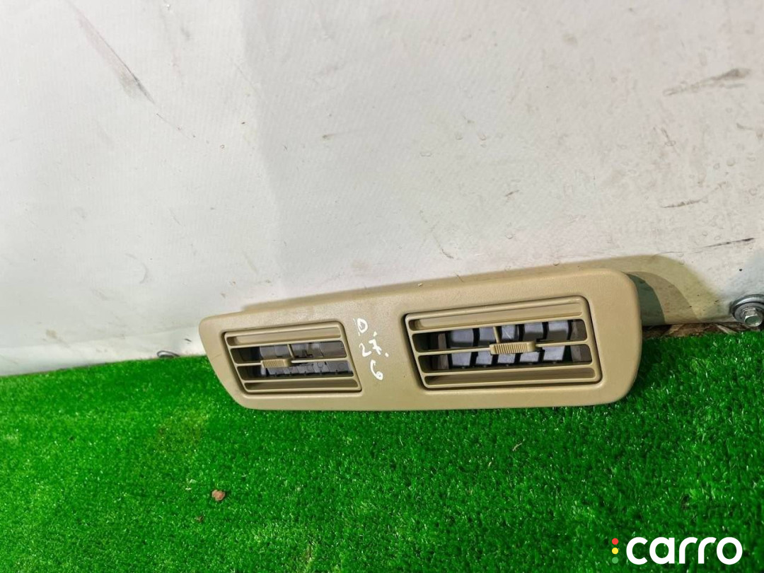 LC7361810 дефлектор обдува салона Mazda MPV 2 поколение 2002г. - фото №2